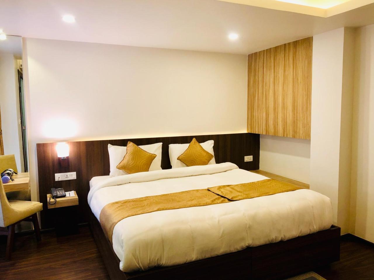 เดอะ ไมล์สโตน โฮเต็ล Hotel กาฐมาณฑุ ภายนอก รูปภาพ