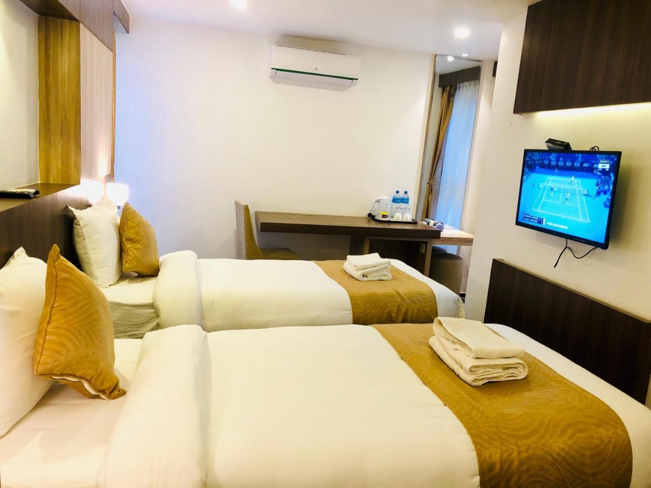 เดอะ ไมล์สโตน โฮเต็ล Hotel กาฐมาณฑุ ภายนอก รูปภาพ